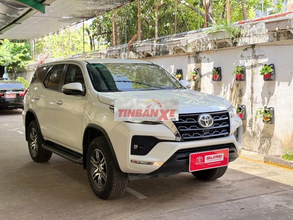 Fortuner 2.7V 2025 - Tiết kiệm hơn 300tr xe mới