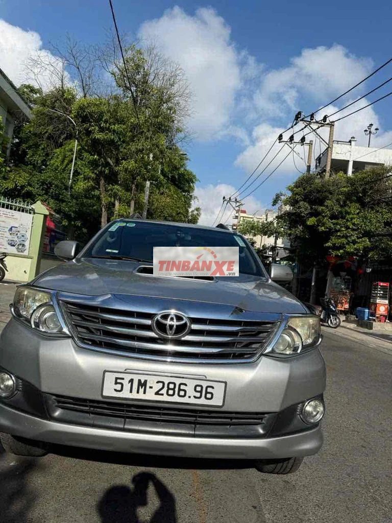 Toyota Fortuner 2013 Số sàn Bạc