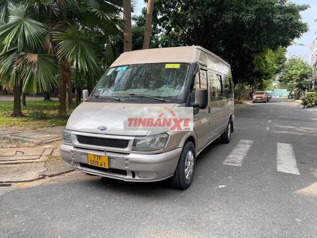 Ford Transit 6 chổ 900 kg 2005