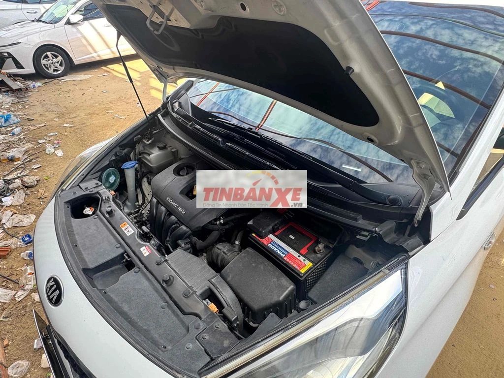 Kia Rondo Trắng số sàn 123113 km