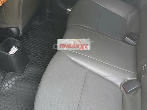 Kia Soluto Trắng Số sàn 5 chỗ