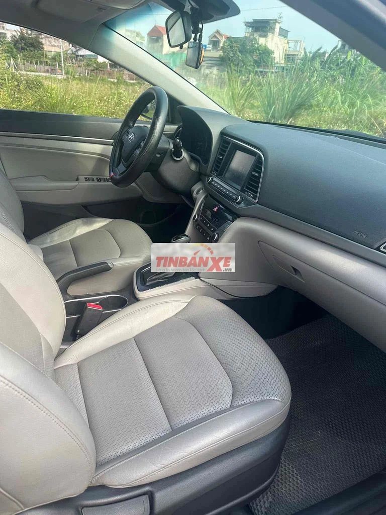 Hyundai Elantra 2017 1.6 AT Đen