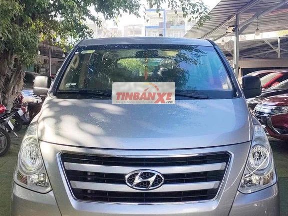Hyundai Starex 2016 Dầu Số sàn Bạc 75.000 km