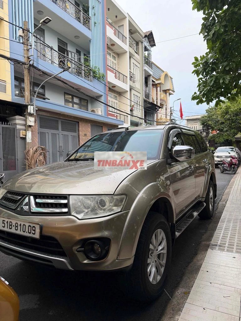 Mitsubishi Pajero Sport 2.5MT 2016 Vàng cát