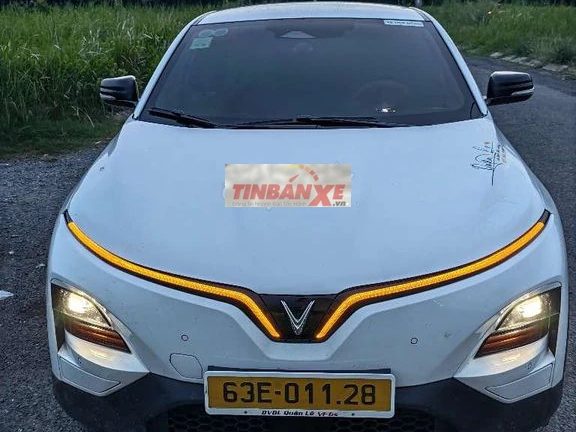 VinFast VF6 Eco Trắng - Mua Pin - Sạc Free full