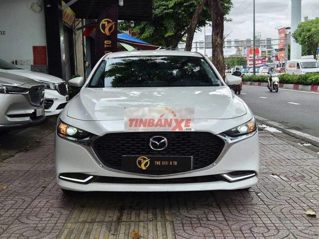 Mazda 3 Luxury 2023 Trắng 24.000 km
