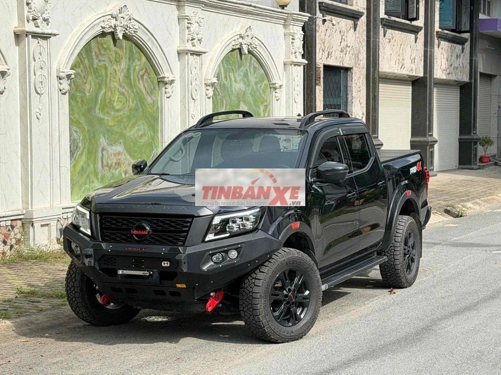 Nissan Navara Pro4X 2022 41.000km Đen
