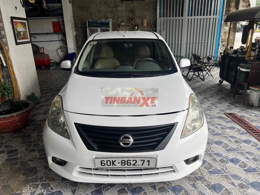 Nissan Sunny Trắng Số sàn, đời 2015
