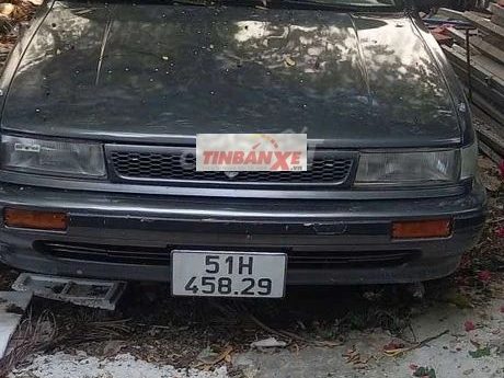 Nissan Xám
