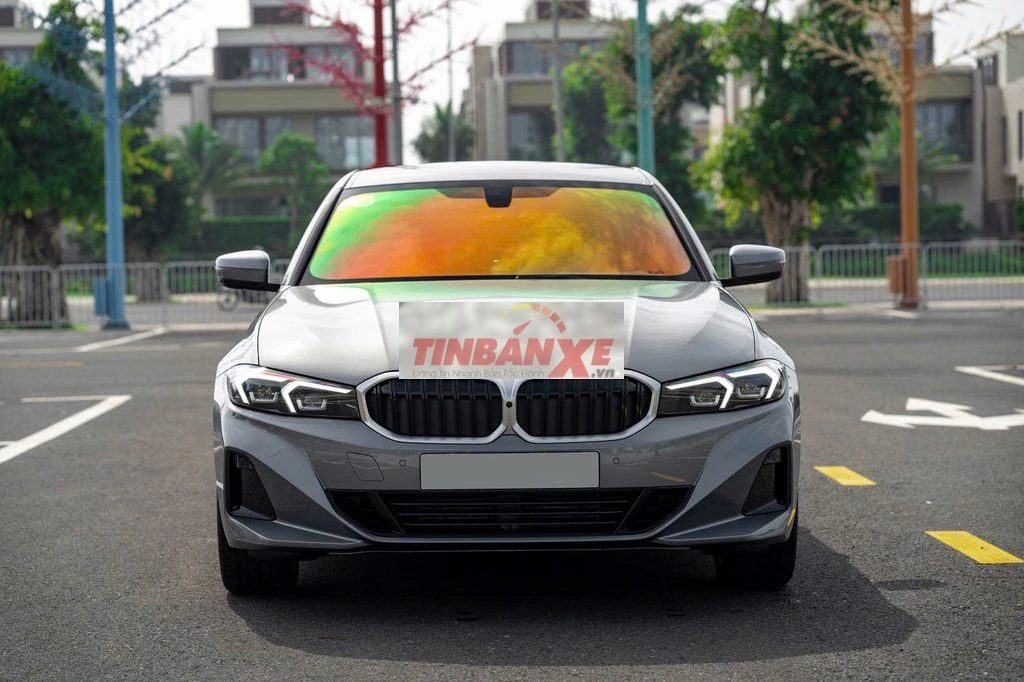 BMW 320i Sport Line LCI 2025 500 km