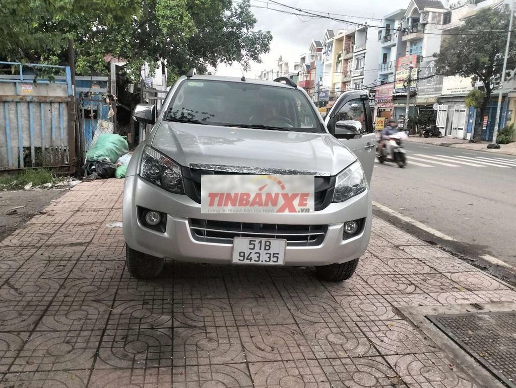 Isuzu D-Max Một cầu số sàn Bạc