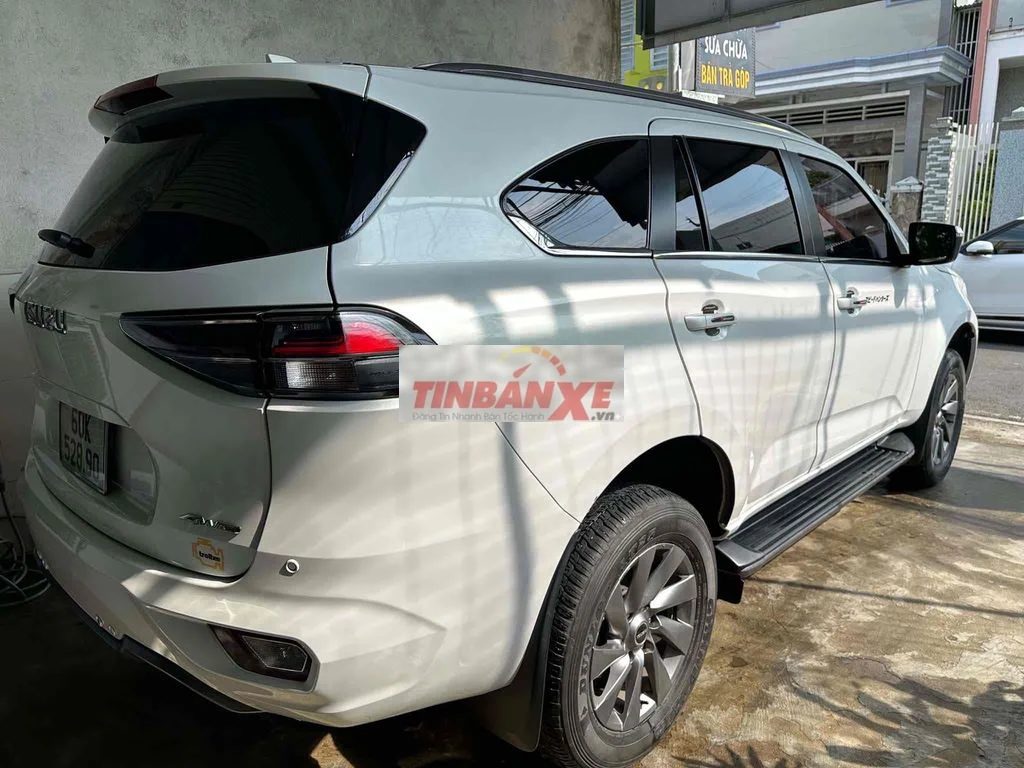 Isuzu Mux 2 cầu bản cao nhất Trắng 42.000km