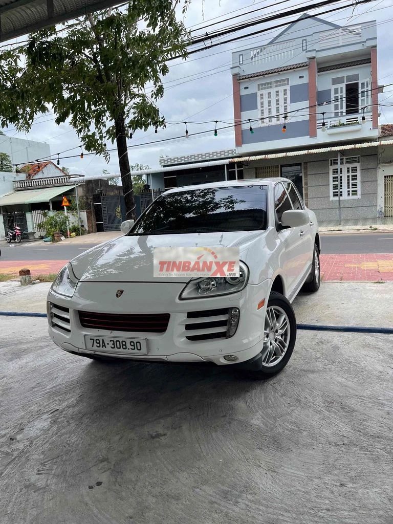 Porsche Cayenne màu Trắng