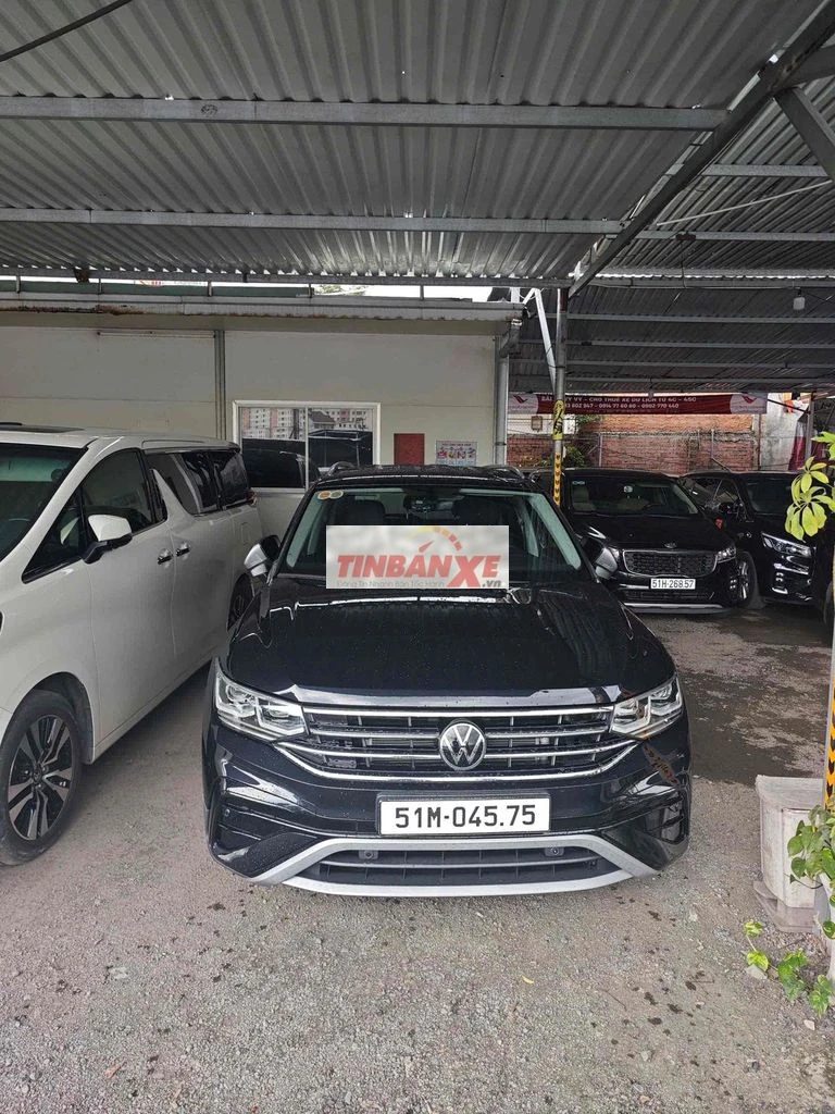 Bán gấp Volkswagen Tiguan 2025 Đen 10373 km