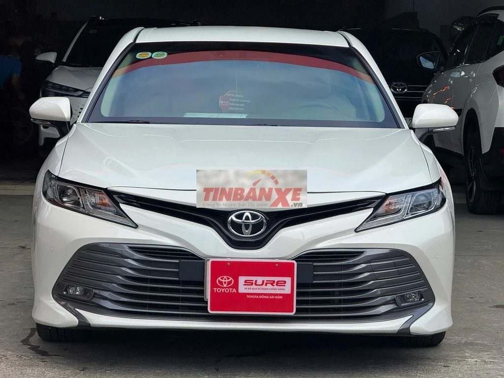 Toyota Camry 2.0G 2021 Trắng 54.247 km