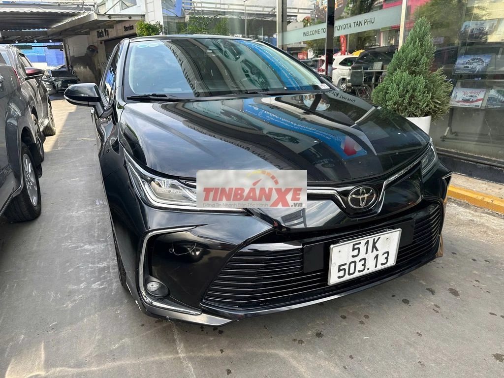 Toyota Corolla Altis 1.8V 2022, xe lướt 9 hãng