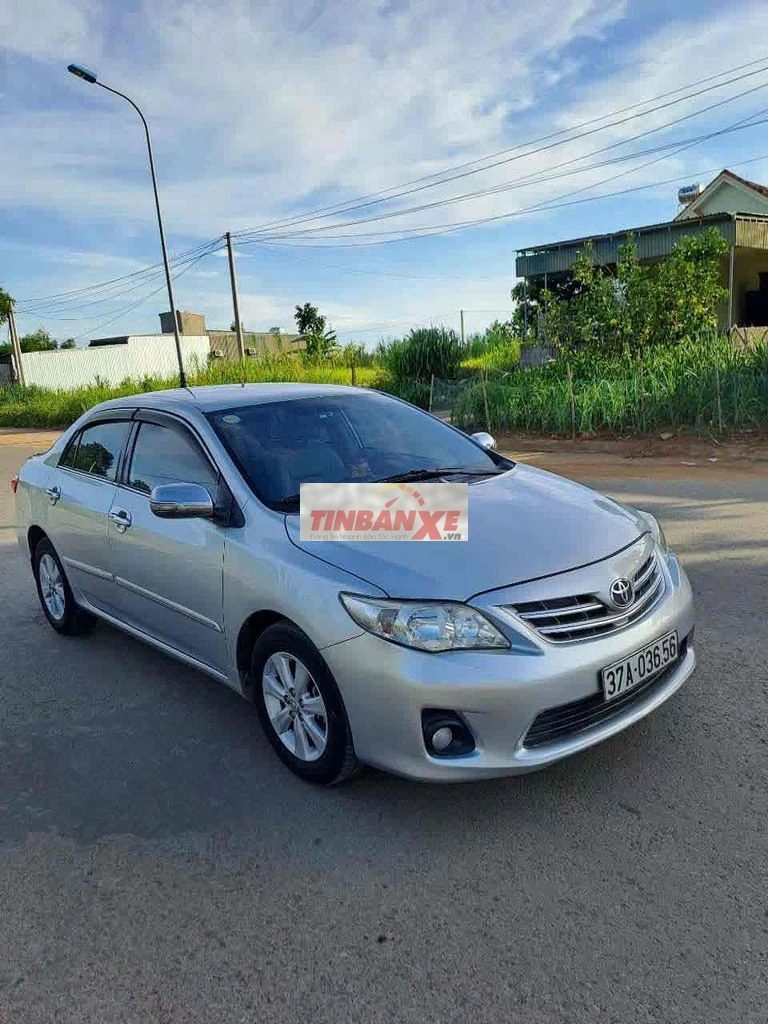 Toyota Corolla Altis Bạc 5 chỗ Xăng