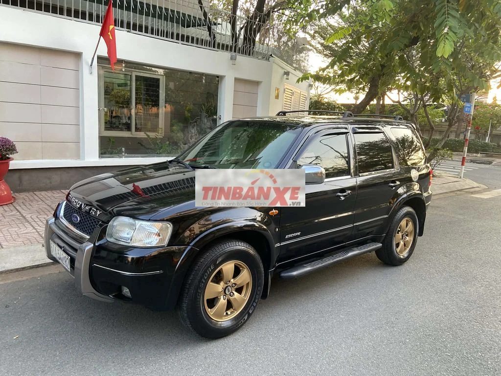 Ford Escape 3.0 XLT phiên bản kỷ niệm 100 năm