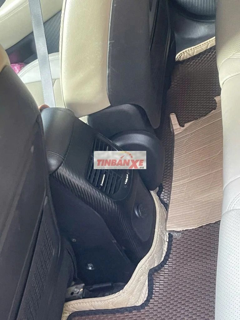 Bán nhanh Kia Rondo 7 chổ -2.0 tự động