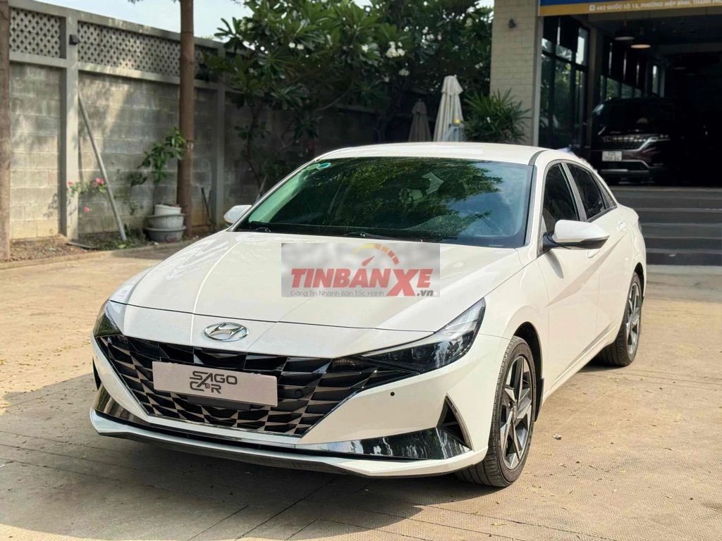 Hyundai Elantra 2.0 Cao Cấp 2024 Trắng 20.000 Km