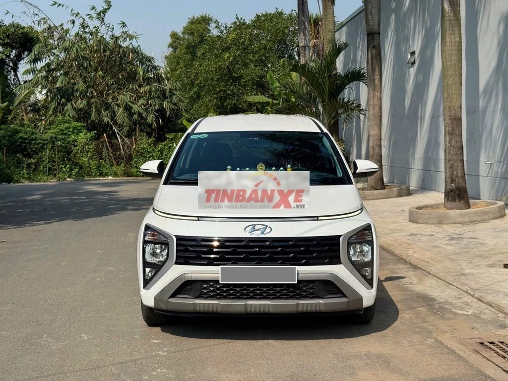 Hyundai Stargazer model 2025 số tự động màu trắng