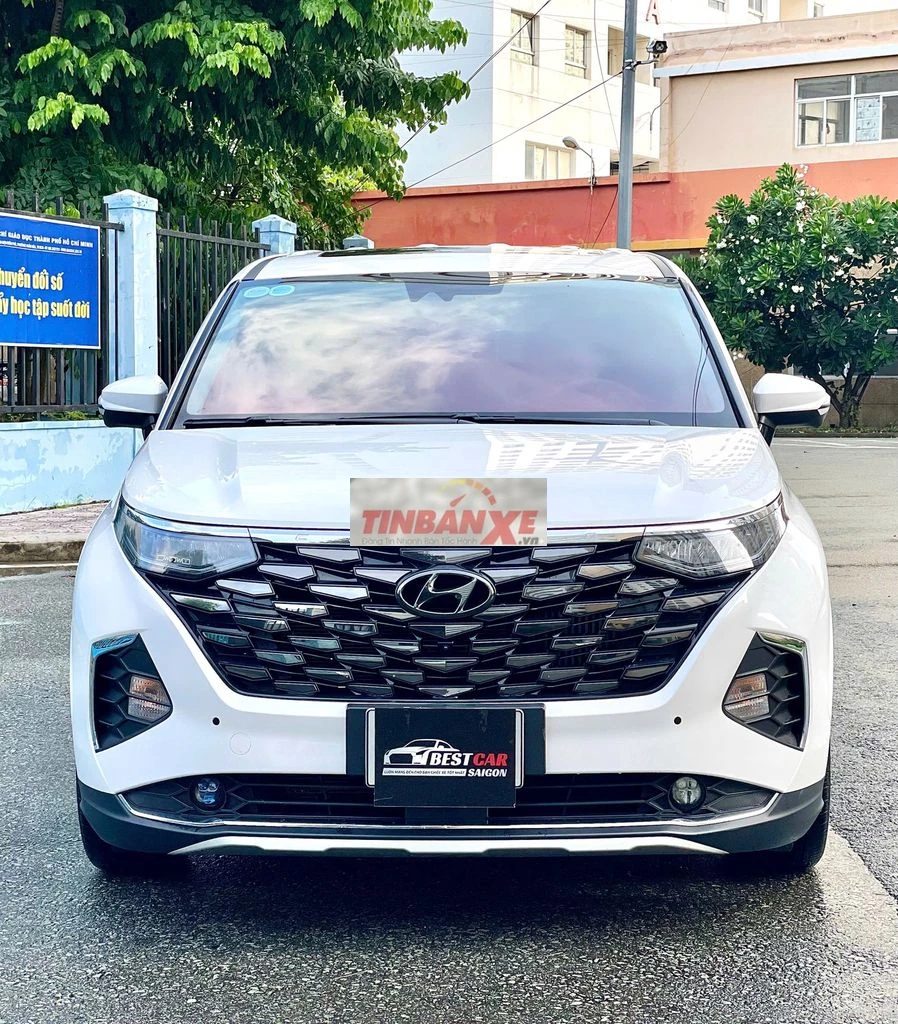 Hyundai Custin 2023 2.0AT 7 chỗ Trắng