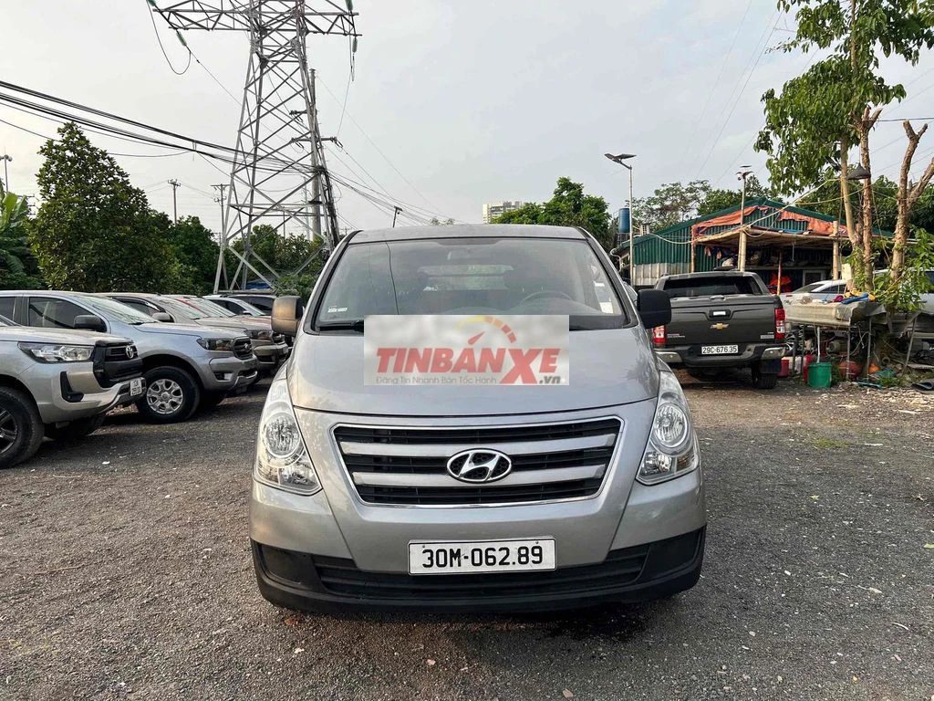 Hyundai Starex 2016 6 chỗ Bạc MT