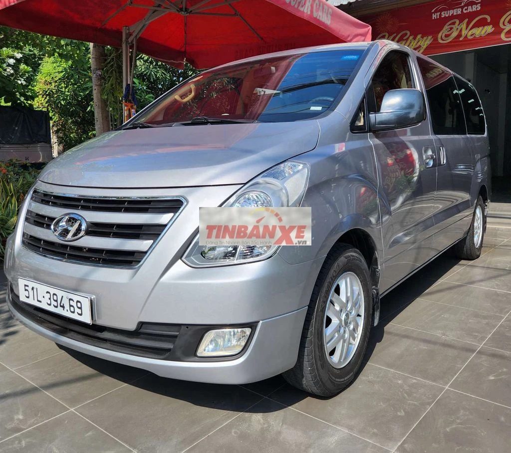 Hyundai Starex 9 chỗ 2016 đẹp như mới