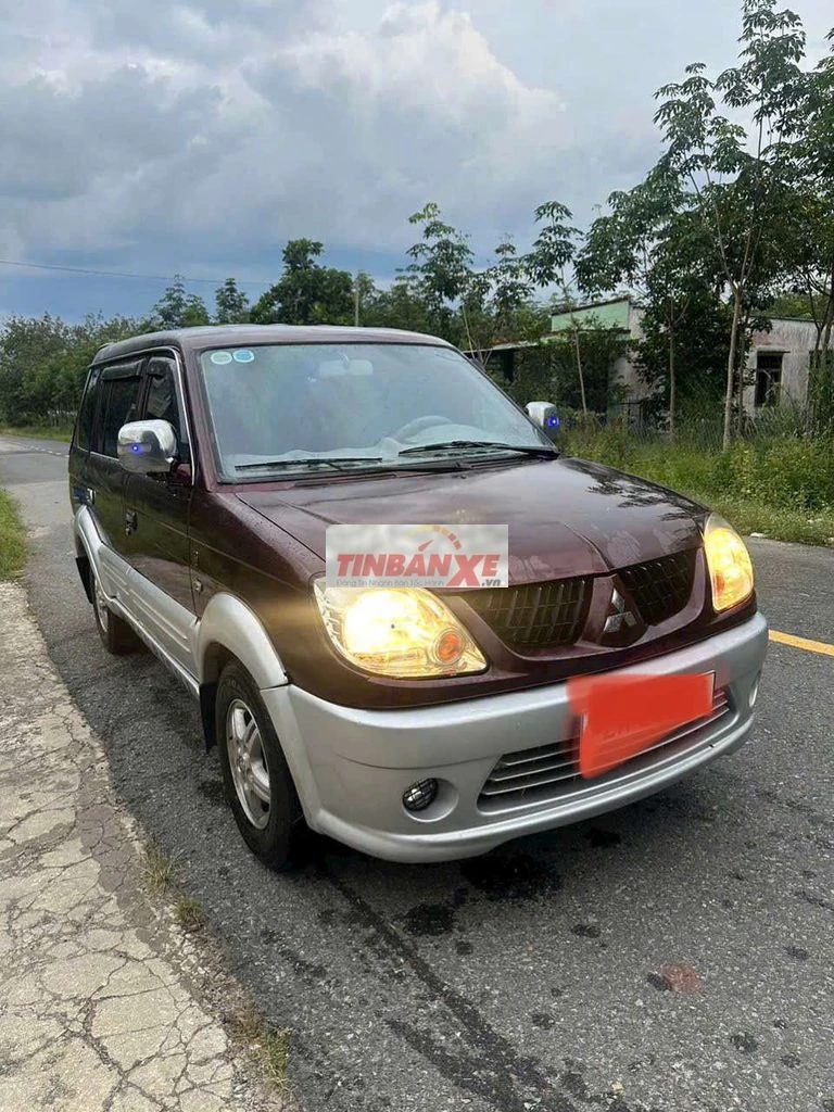 Mitsubishi Jolie 7 chỗ Đỏ mận
