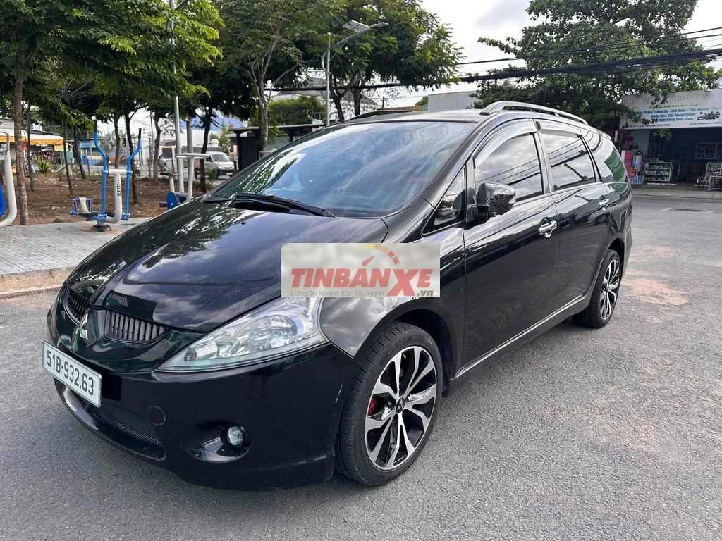 Mitsubishi Grandis 2005 Đen 7 chỗ