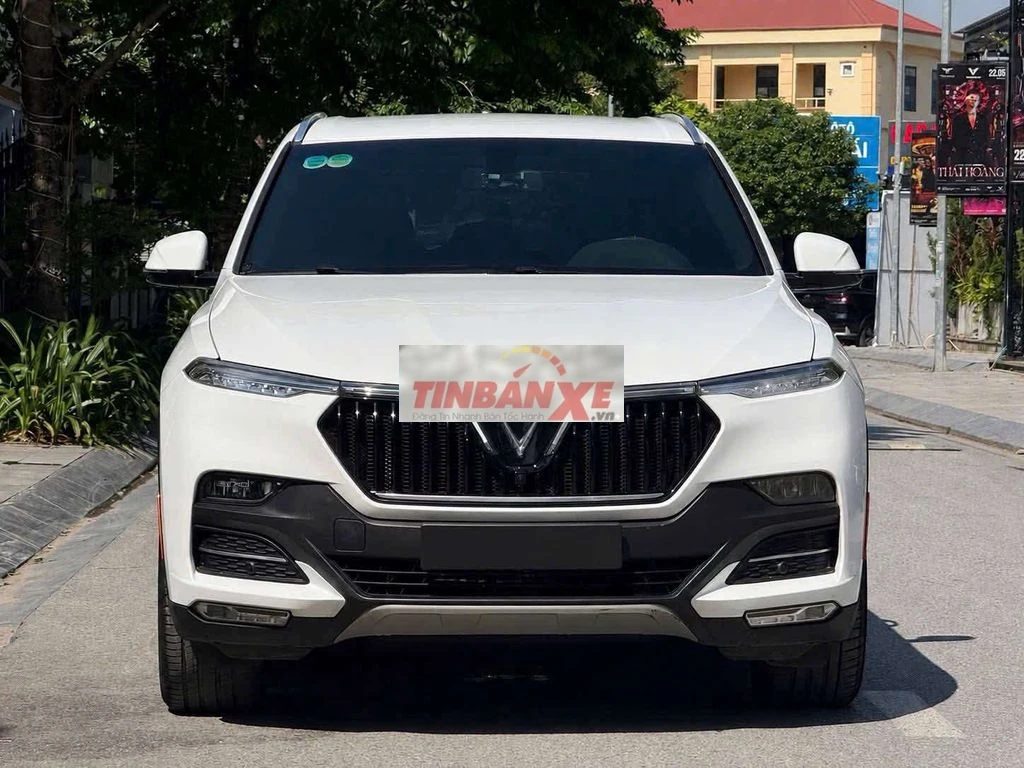 VinFast Lux SA Premium 2019 Trắng