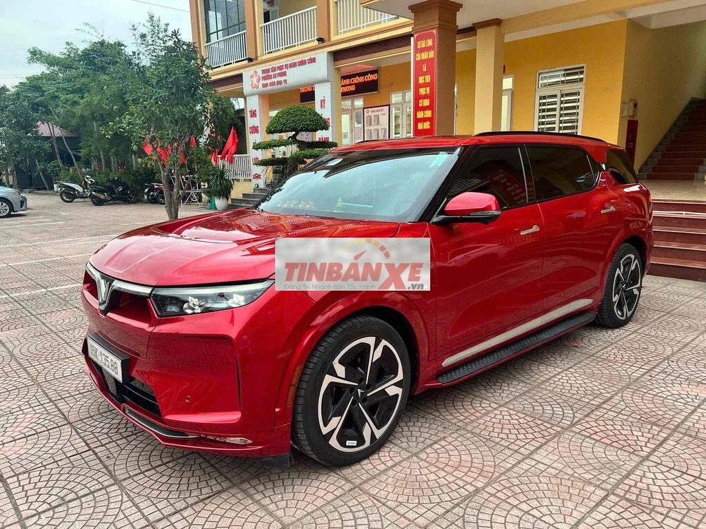 Xe điện VinFast VF9 Plus Đỏ - 1xx (x học sinh)