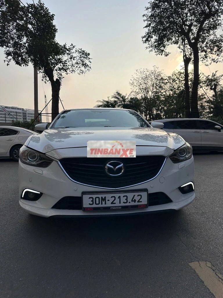 Mazda 6 2.5 Premium Trắng 8 vạn Da cao cấp