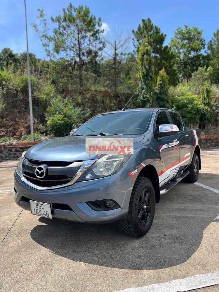 Mazda BT-50 Số sàn 2 cầu. cục máy zin nguyen bản.