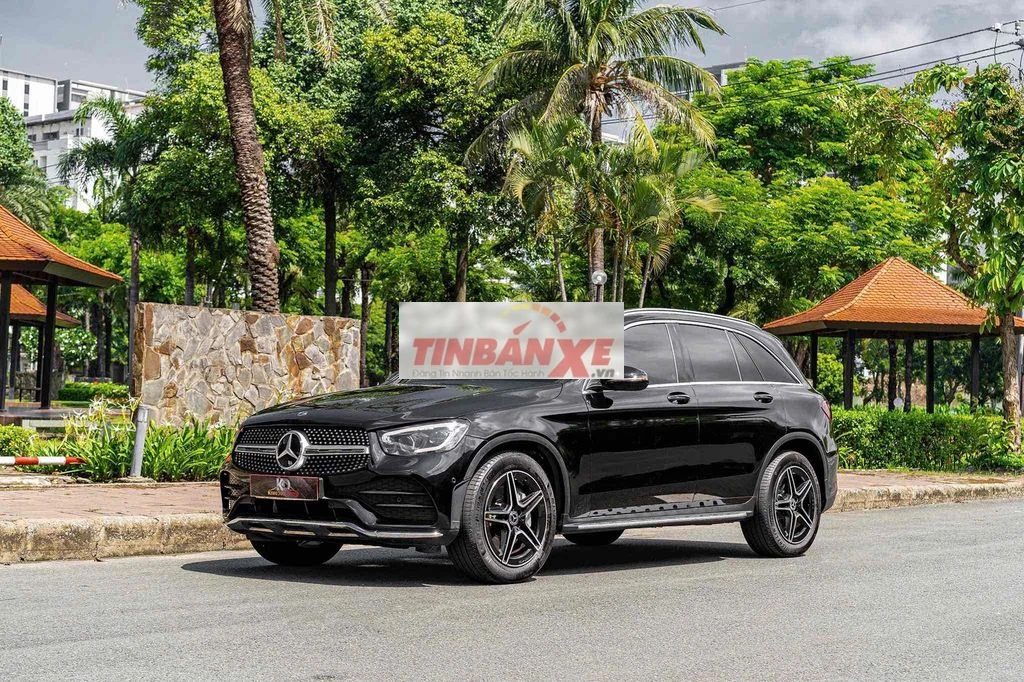 GLC300 AMG 2022 Đen xe Cty 1 chủ xhd cao full hang
