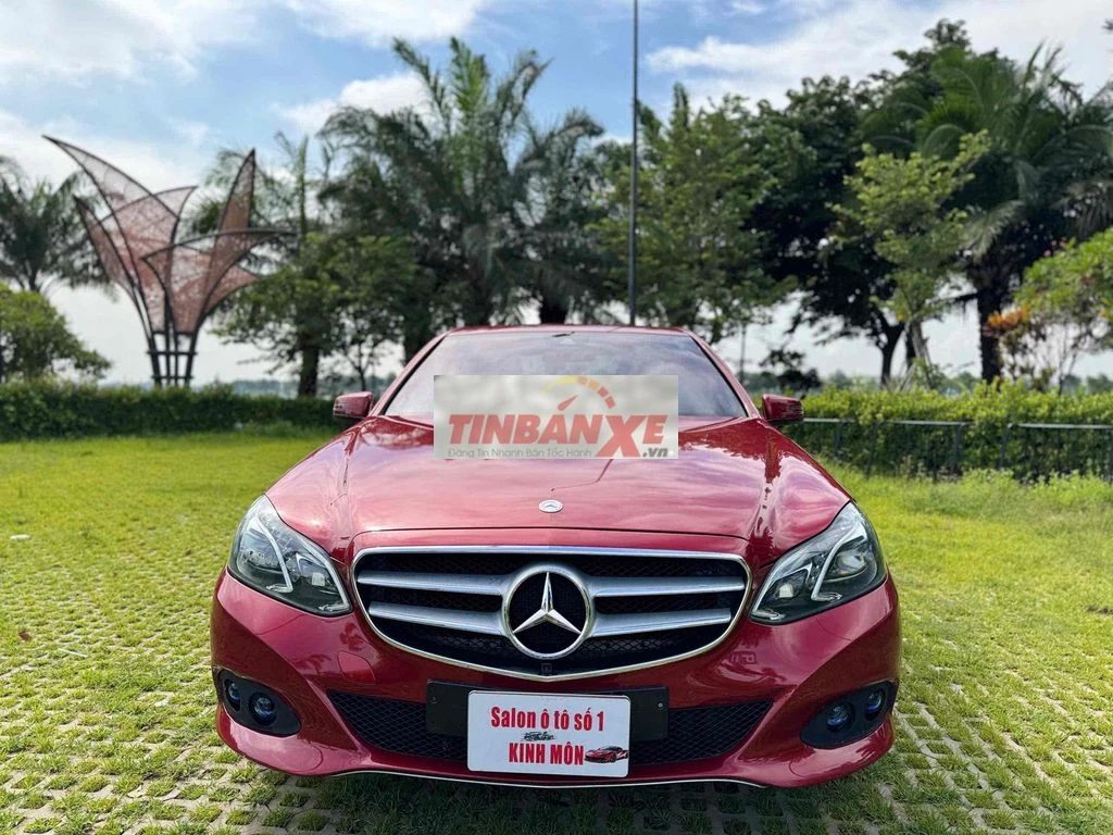 Mercedes-Benz E200 2015 Số điện tử Đỏ