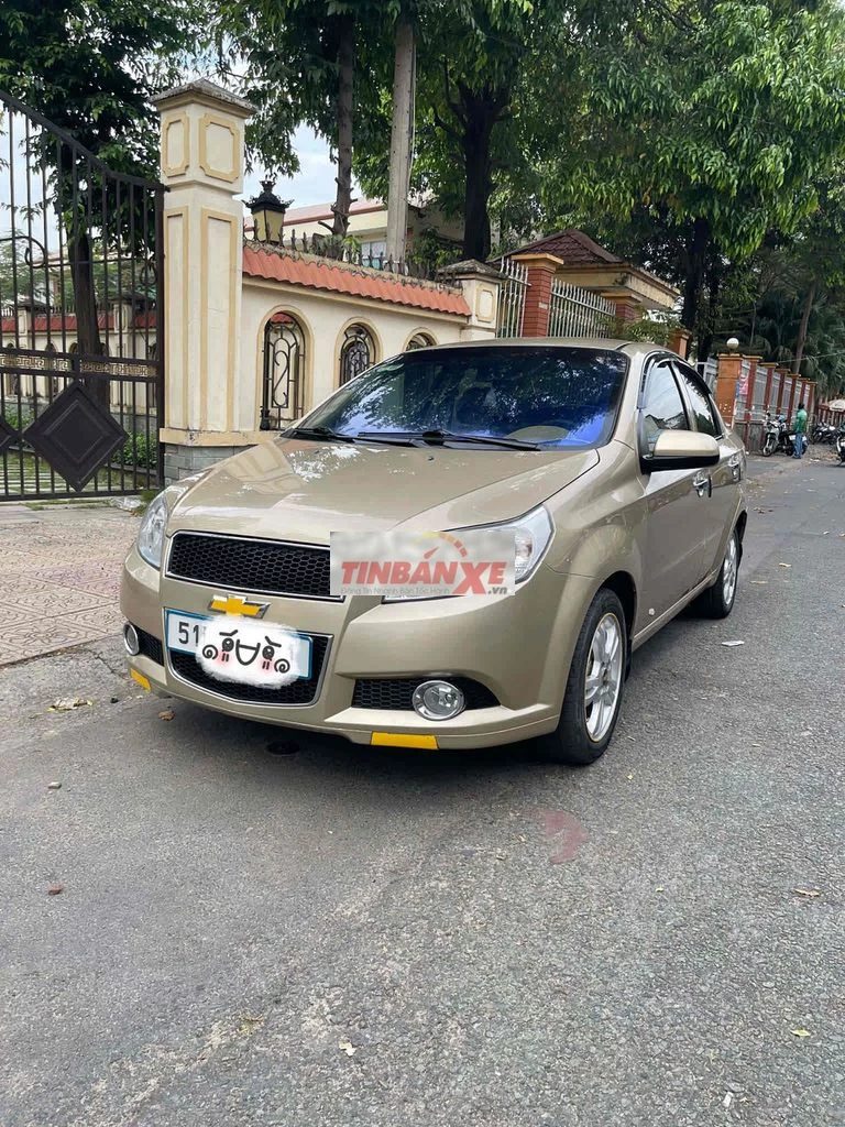 Chevrolet Aveo Tự động Vàng cát