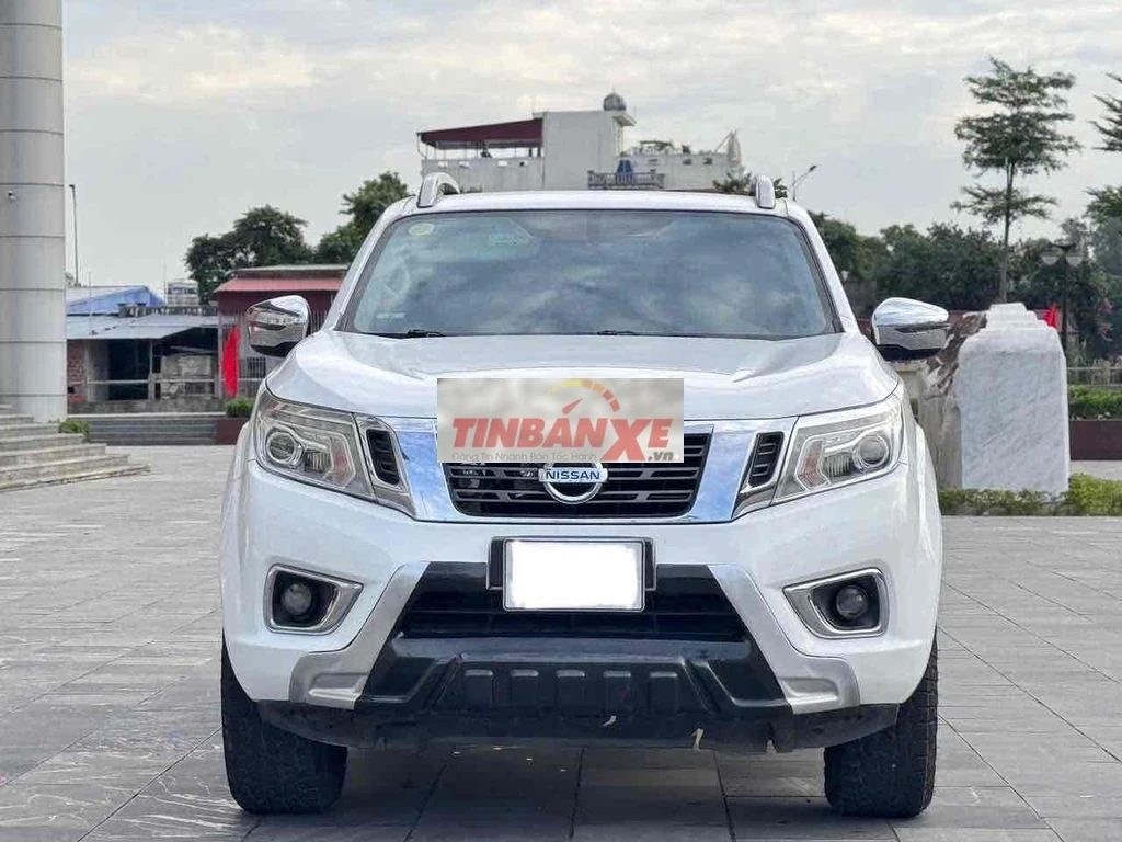 Nissan Navara VL 4X4 2017 Trắng 80000 km