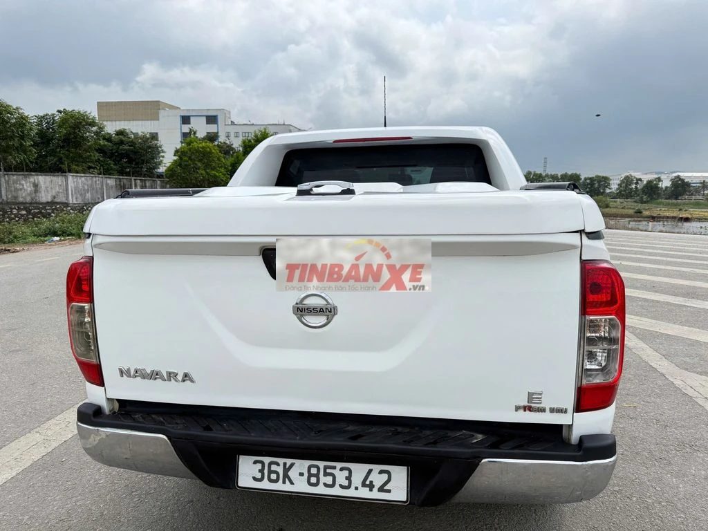 Nissan Navara EL 2017 Trắng