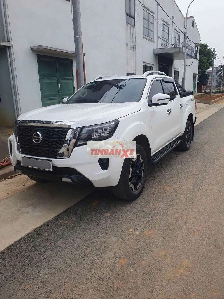Nissan Navara VL 2021 Trắng