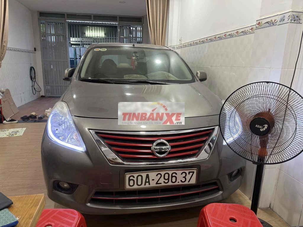 Nissan Sunny XV 2016 Tự động Xám 74.000 km