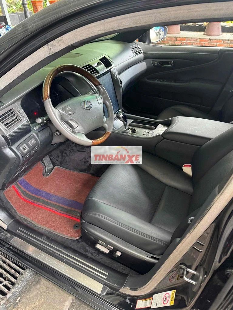 Lexus LS 460 Đen 5 chỗ