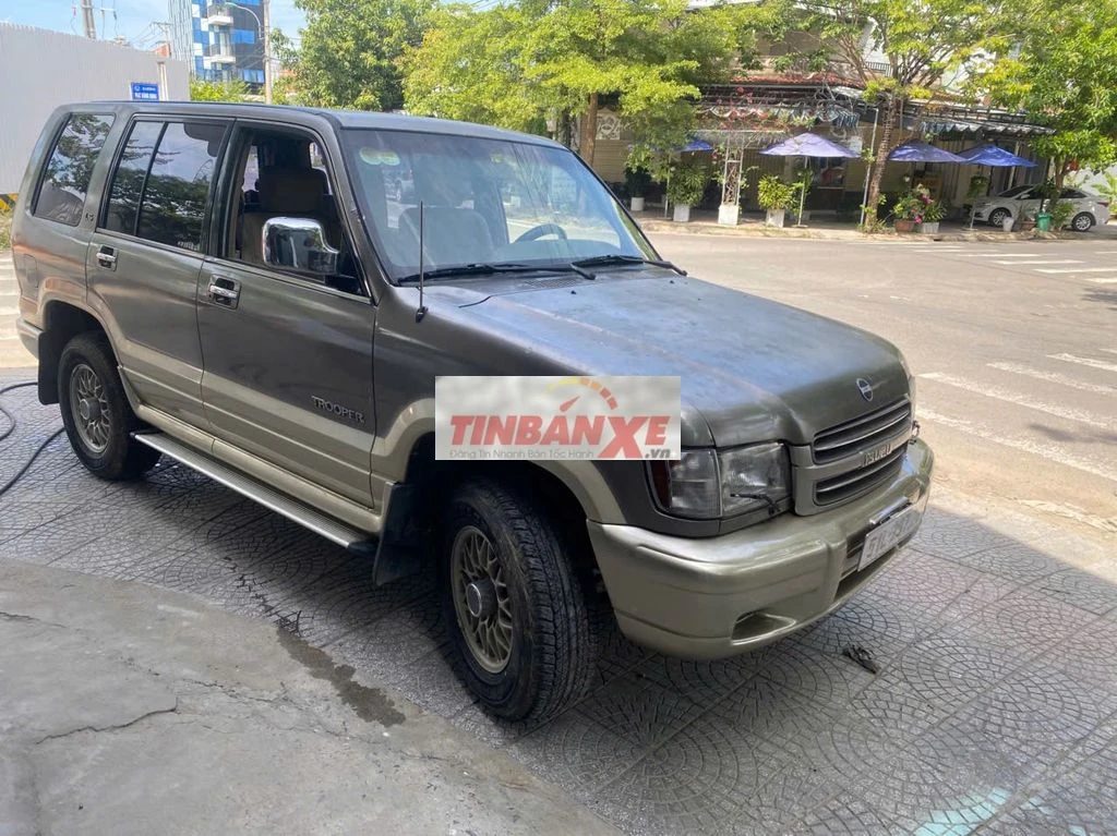 Isuzu Trooper Vàng cát Số sàn