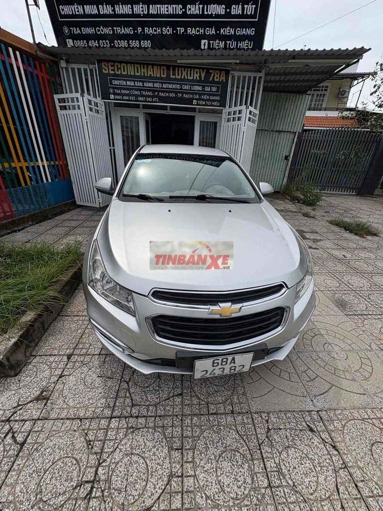 Chevrolet Cruze LT 2017 Số sàn 74000 km Bạc