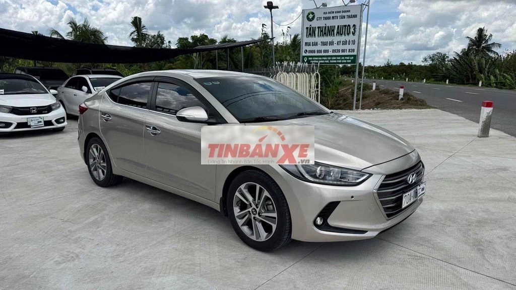 Hyundai Elantra 2.0 AT 2018 Vàng cát