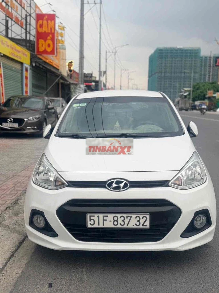 Hyundai Grand i10 Trắng 5 chỗ