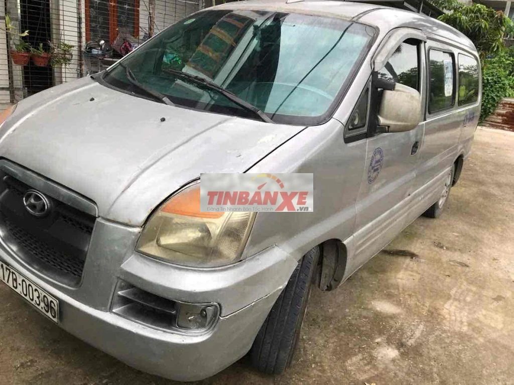 Hyundai County 2004 Bạc Tự động 6 chỗ