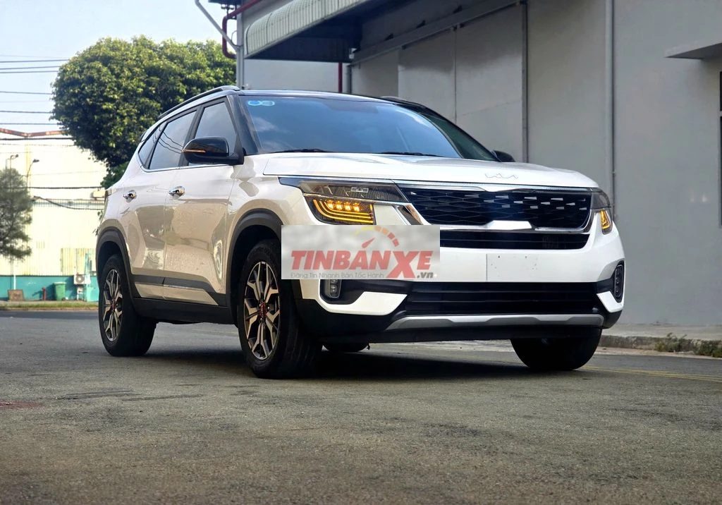 KIA Seltos Premium 2022 Trắng 60.000 km