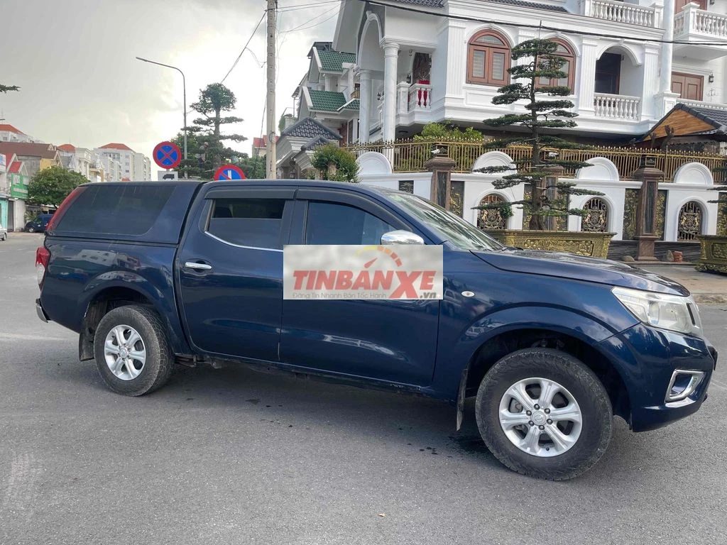 Nissan Navara Xanh 5 chỗ Xe bán tải