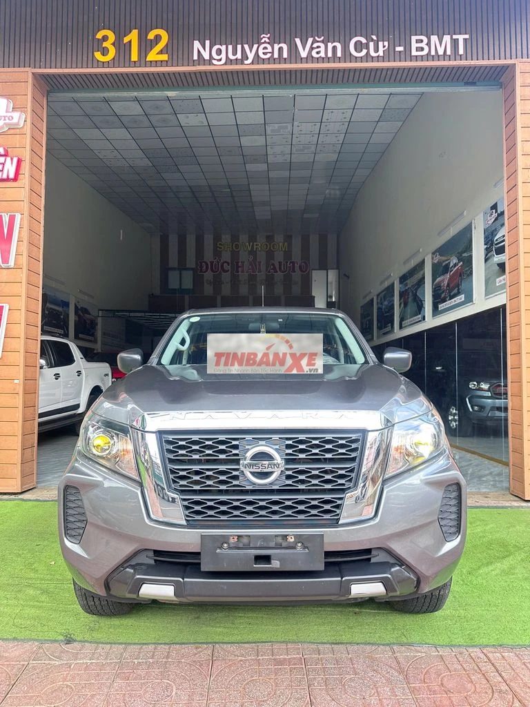 Nissan Navara 2023 Số tự động Xám